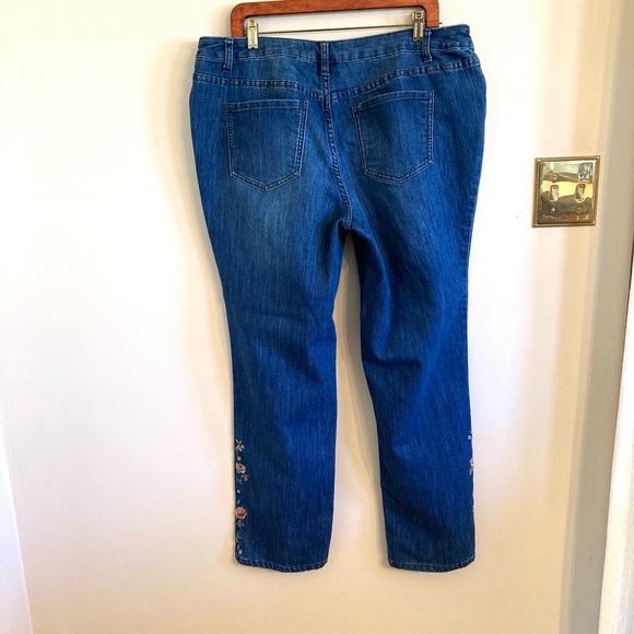 Christopher & Banks Jeans - Picture 12 of 13